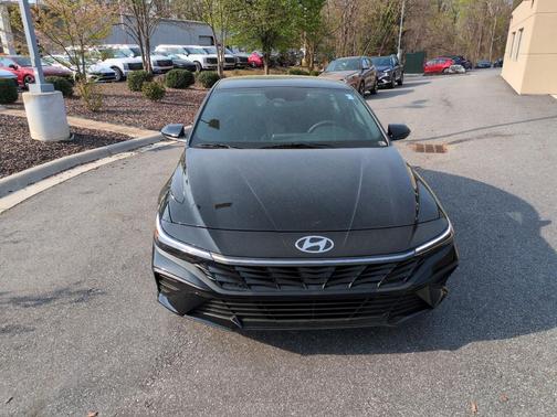 Abyss Black 2026 Hyundai ELANTRA Sport