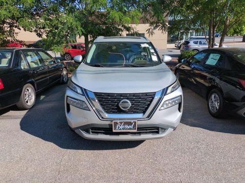 Brilliant Silver Metallic 2021 Nissan Rogue SV