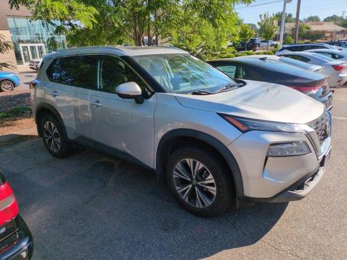 Brilliant Silver Metallic 2021 Nissan Rogue SV