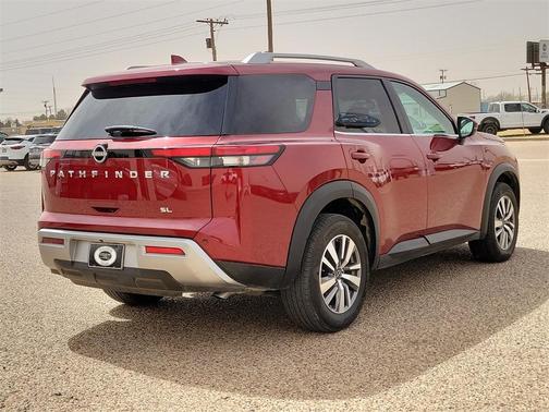 2023 Nissan Pathfinder SL