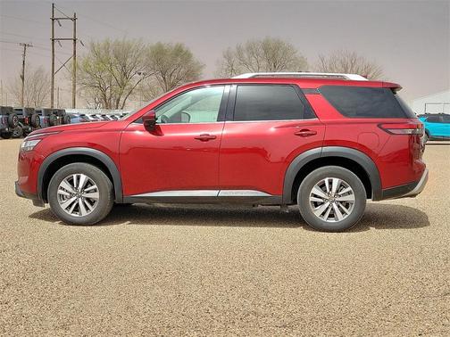 2023 Nissan Pathfinder SL
