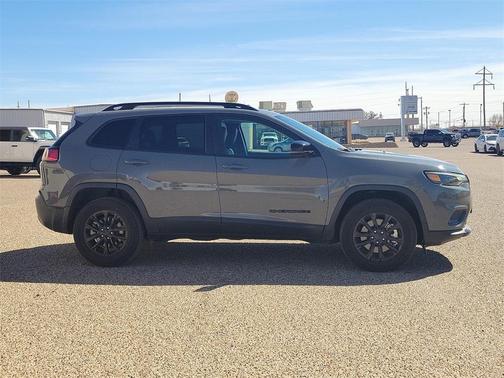 2023 Jeep Cherokee Altitude Lux