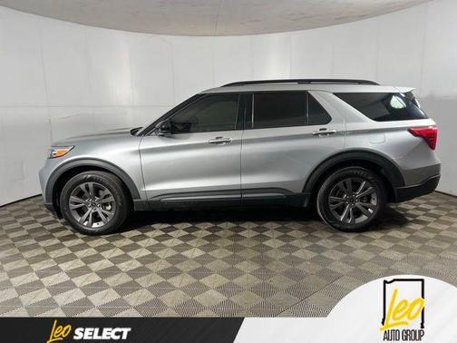 Silver Metallic 2022 Ford Explorer XLT