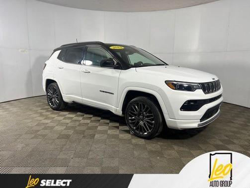 Bright White Clearcoat 2023 Jeep Compass Altitude