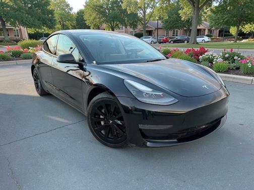 Black 2022 Tesla Model 3 Base