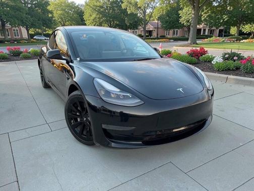 Black 2022 Tesla Model 3 Base