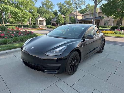 Black 2022 Tesla Model 3 Base