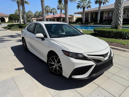 Super White 2021 Toyota Camry SE