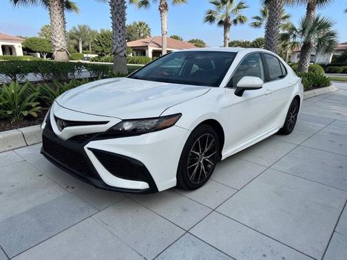 Super White 2021 Toyota Camry SE