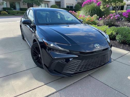 Midnight Black Metallic 2025 Toyota Camry SE