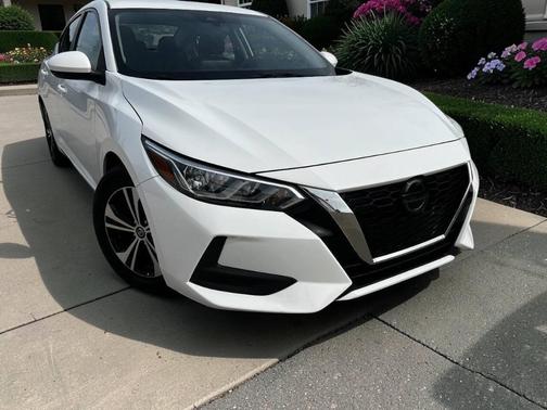 Cloud White 2023 Nissan Sentra SV