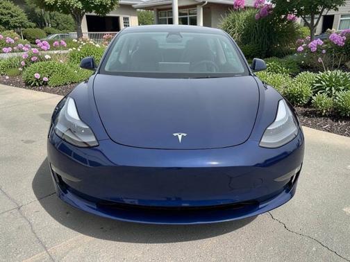 Deep Blue Metallic 2022 Tesla Model 3 Base