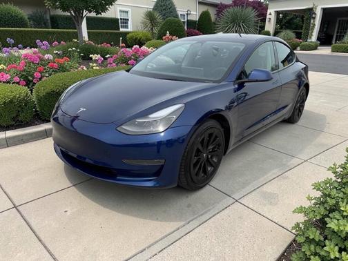 Deep Blue Metallic 2022 Tesla Model 3 Base