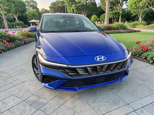 Intense Blue Pearl 2024 Hyundai ELANTRA Limited