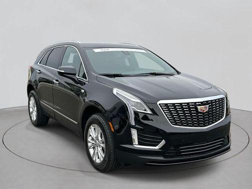 Stellar Black Metallic 2025 Cadillac XT5 Luxury