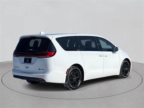 2022 Chrysler Pacifica Hybrid Touring L