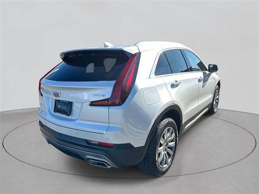 2022 Cadillac XT4 Premium Luxury