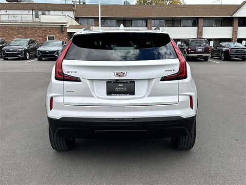 2024 Cadillac XT4 Luxury
