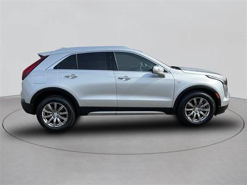 2022 Cadillac XT4 Premium Luxury