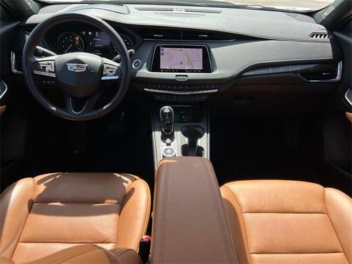 2022 Cadillac XT4 Premium Luxury