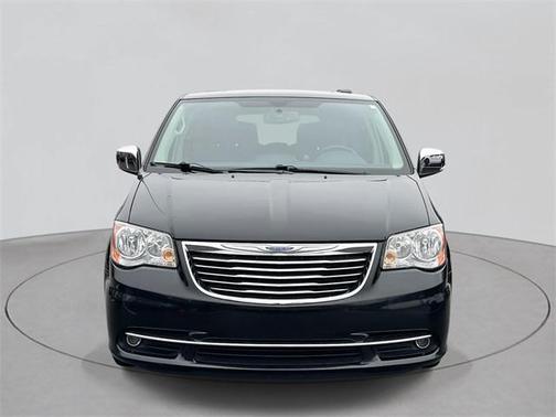 2014 Chrysler Town & Country Touring-L