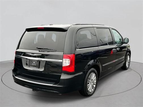 2014 Chrysler Town & Country Touring-L