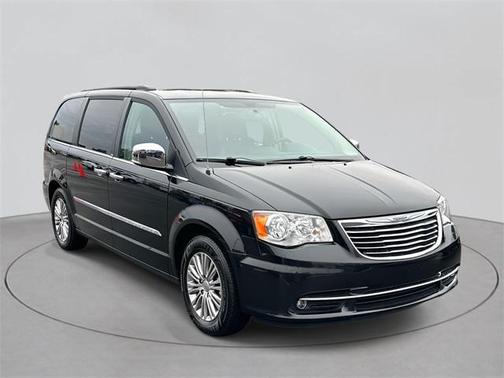 2014 Chrysler Town & Country Touring-L