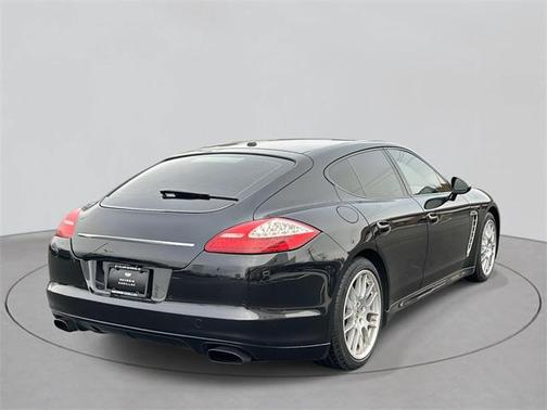2013 Porsche Panamera 4 Platinum Edition