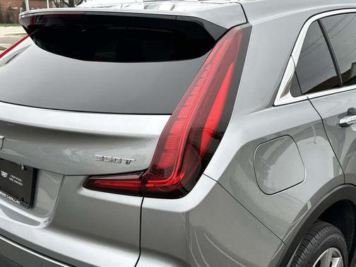 Argent Silver Metallic 2023 Cadillac XT4 Premium Luxury