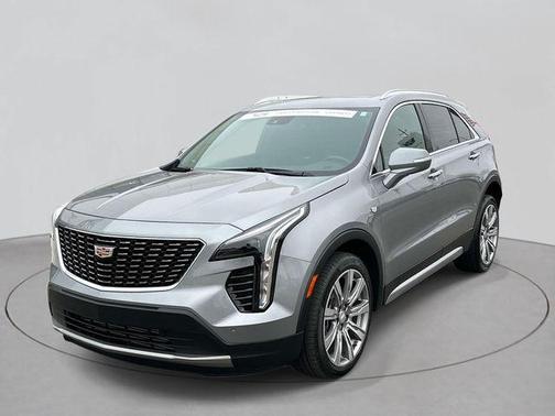 Argent Silver Metallic 2023 Cadillac XT4 Premium Luxury