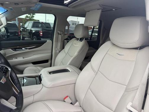 2019 Cadillac Escalade Luxury