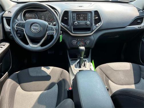 2015 Jeep Cherokee Sport