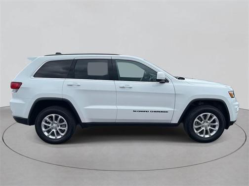 2022 Jeep Grand Cherokee Laredo