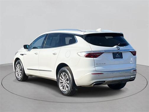 2024 Buick Enclave Essence FWD