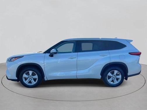 2020 Toyota Highlander LE