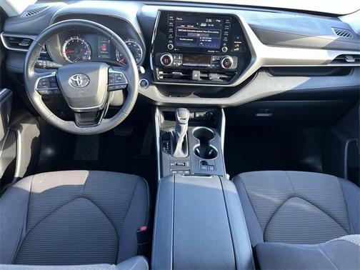 2020 Toyota Highlander LE