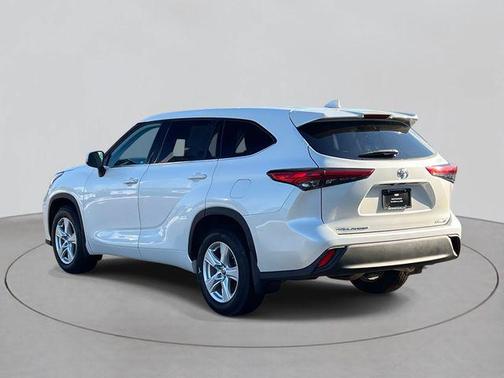 2020 Toyota Highlander LE
