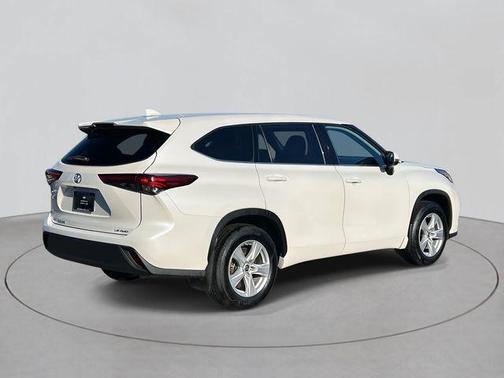 2020 Toyota Highlander LE