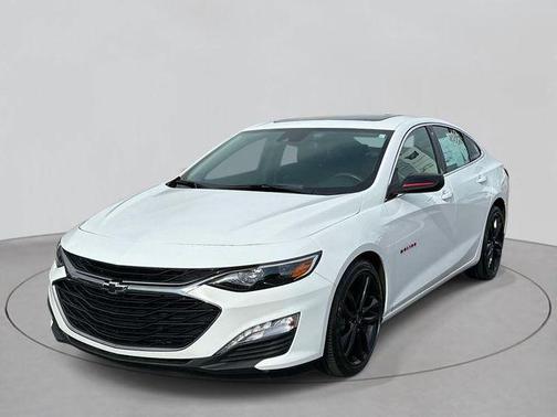Summit White 2022 Chevrolet Malibu FWD LT