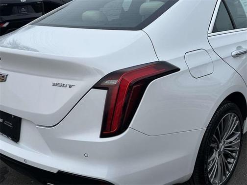 2023 Cadillac CT4 Premium Luxury