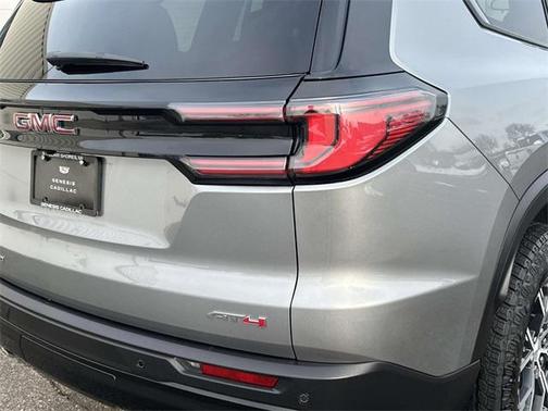 2024 GMC Acadia AWD AT4