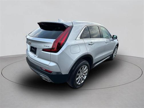 2022 Cadillac XT4 Premium Luxury