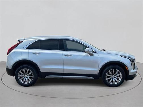 2022 Cadillac XT4 Premium Luxury