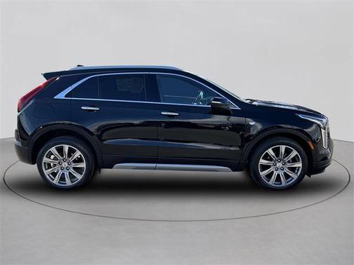 2022 Cadillac XT4 Premium Luxury