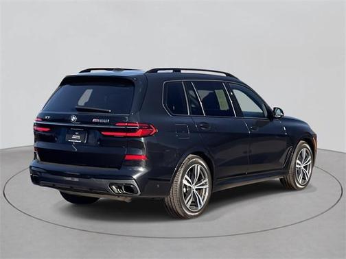 2023 BMW X7 M60i