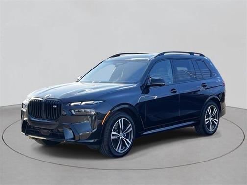 2023 BMW X7 M60i