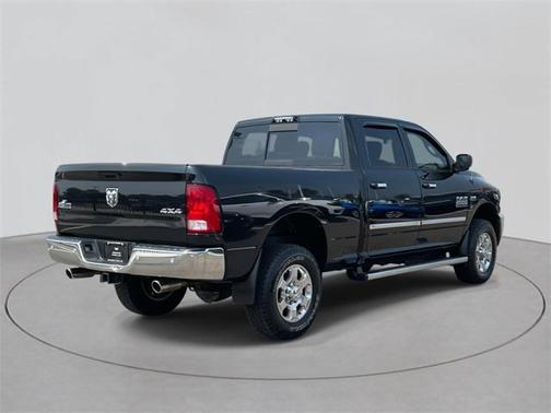 2017 RAM 2500 Big Horn Crew Cab 4x4 6'4' Box