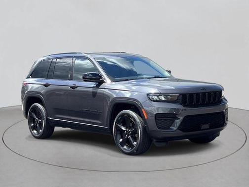Baltic Gray Metallic Clearcoat 2024 Jeep Grand Cherokee Altitude