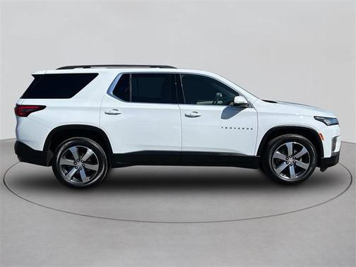 2022 Chevrolet Traverse LT Leather