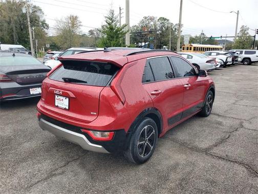 2023 Kia Niro SX